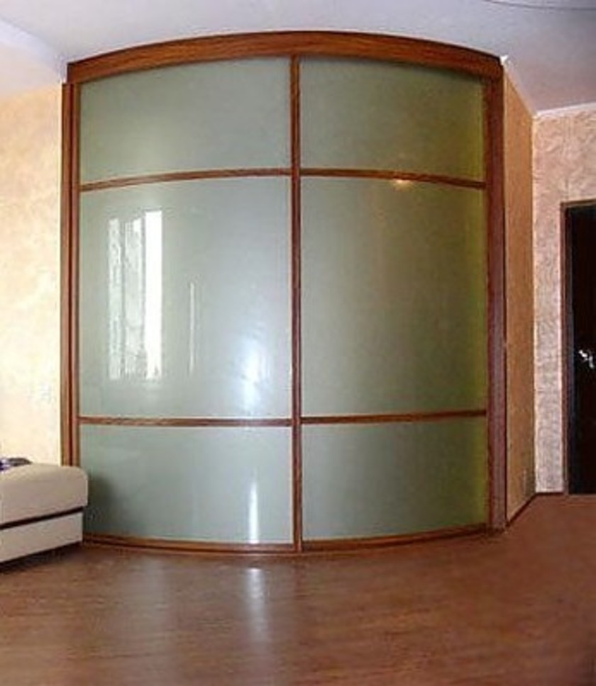Встроенный шкаф купе радиусный в классическом стиле Искитим